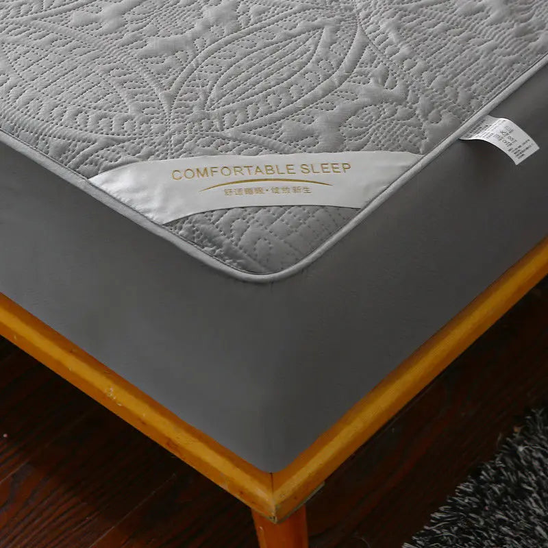 Super Waterproof Quilted Mattress Cover Air-Permeable Bed Protector Pad Cover Queen Mattress Topper Not Including Pillowcase
